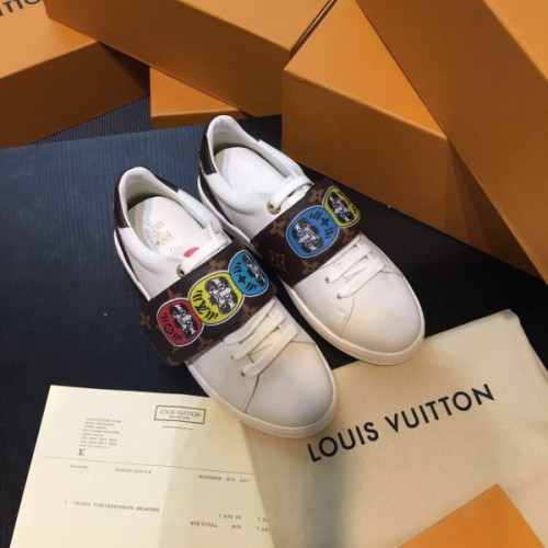 l0*is-V*t0n-sneakers-17